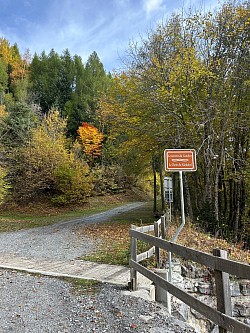 Passerelle vers le chemin de la petite corniche